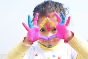 Imparare facendo: il valore educativo dei laboratori per i bambini